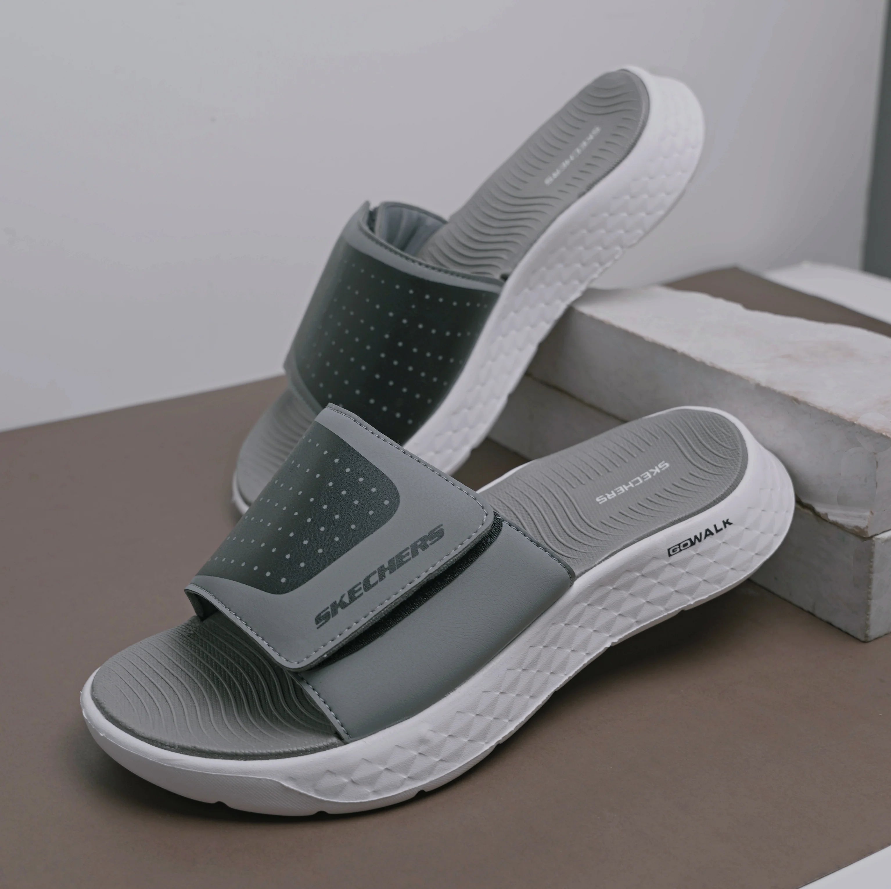 SKETCHERS GO WALK GREY