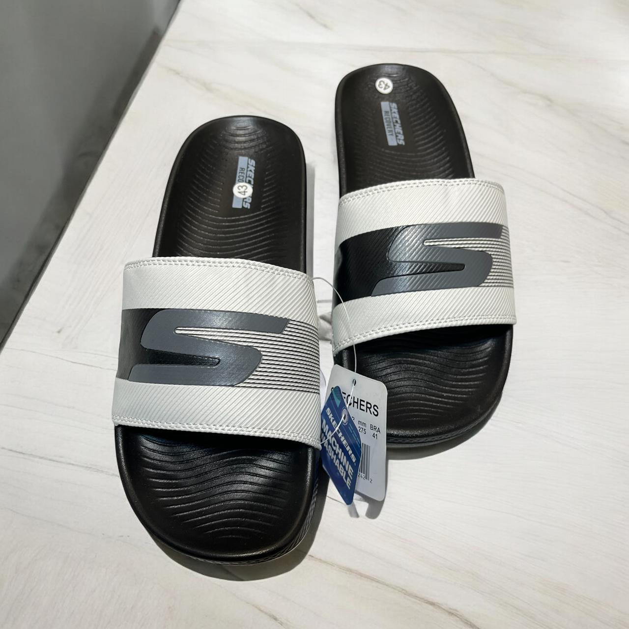 SKECHERS WHITE BLACK COMFORT SOFT SLIPPER