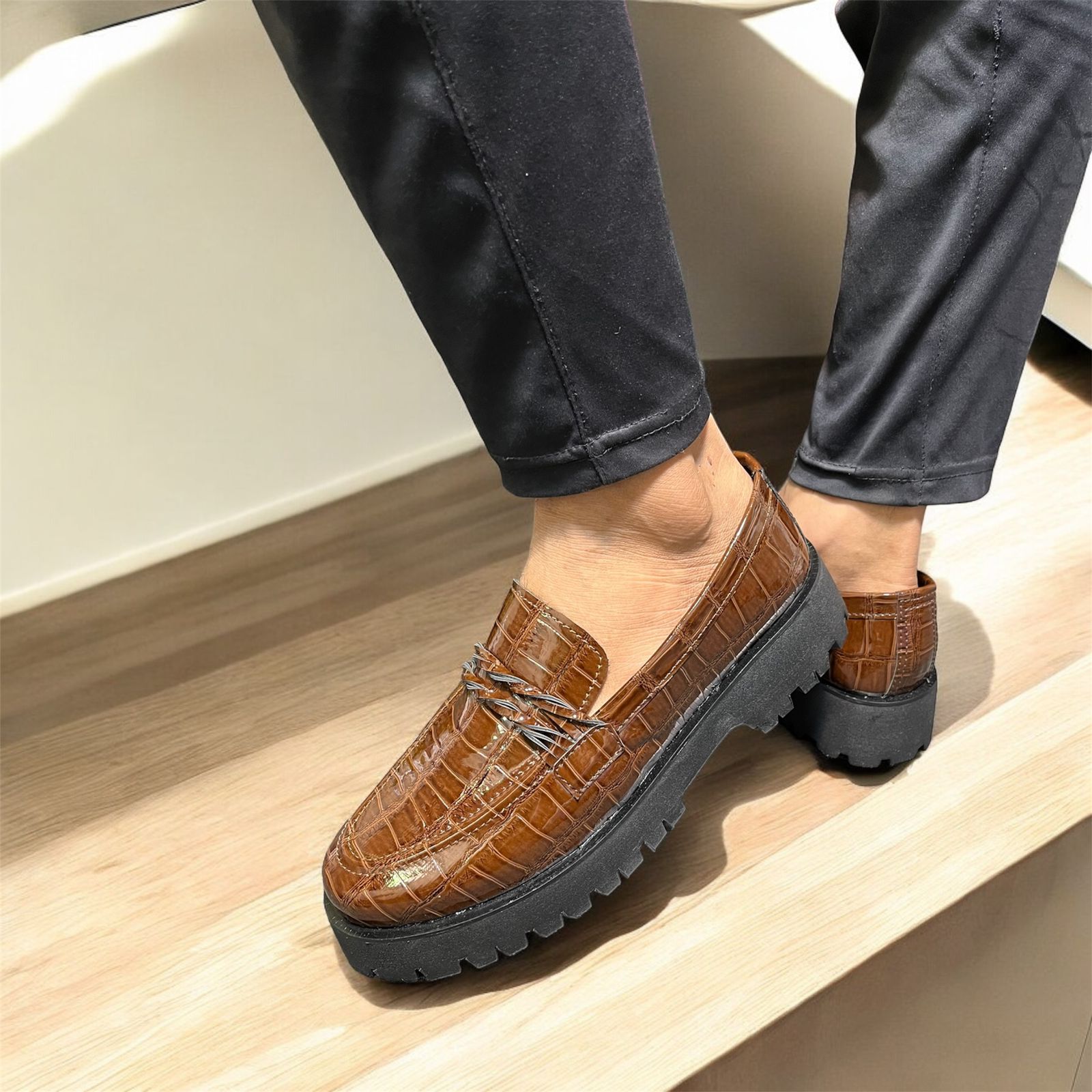 LOFFER SHOES COLOR BROWN