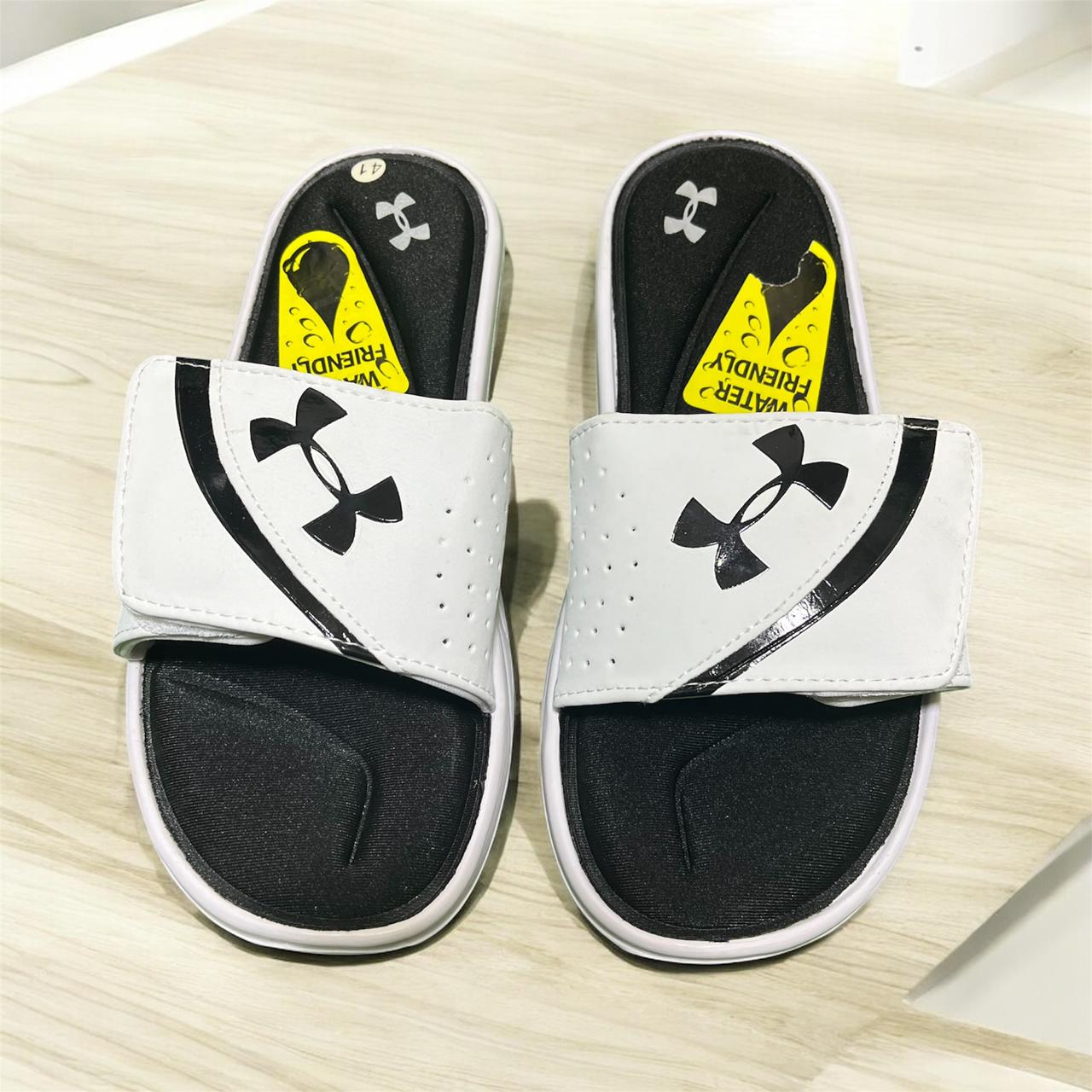 UNDER ARMORE WHITE SLIPPERS