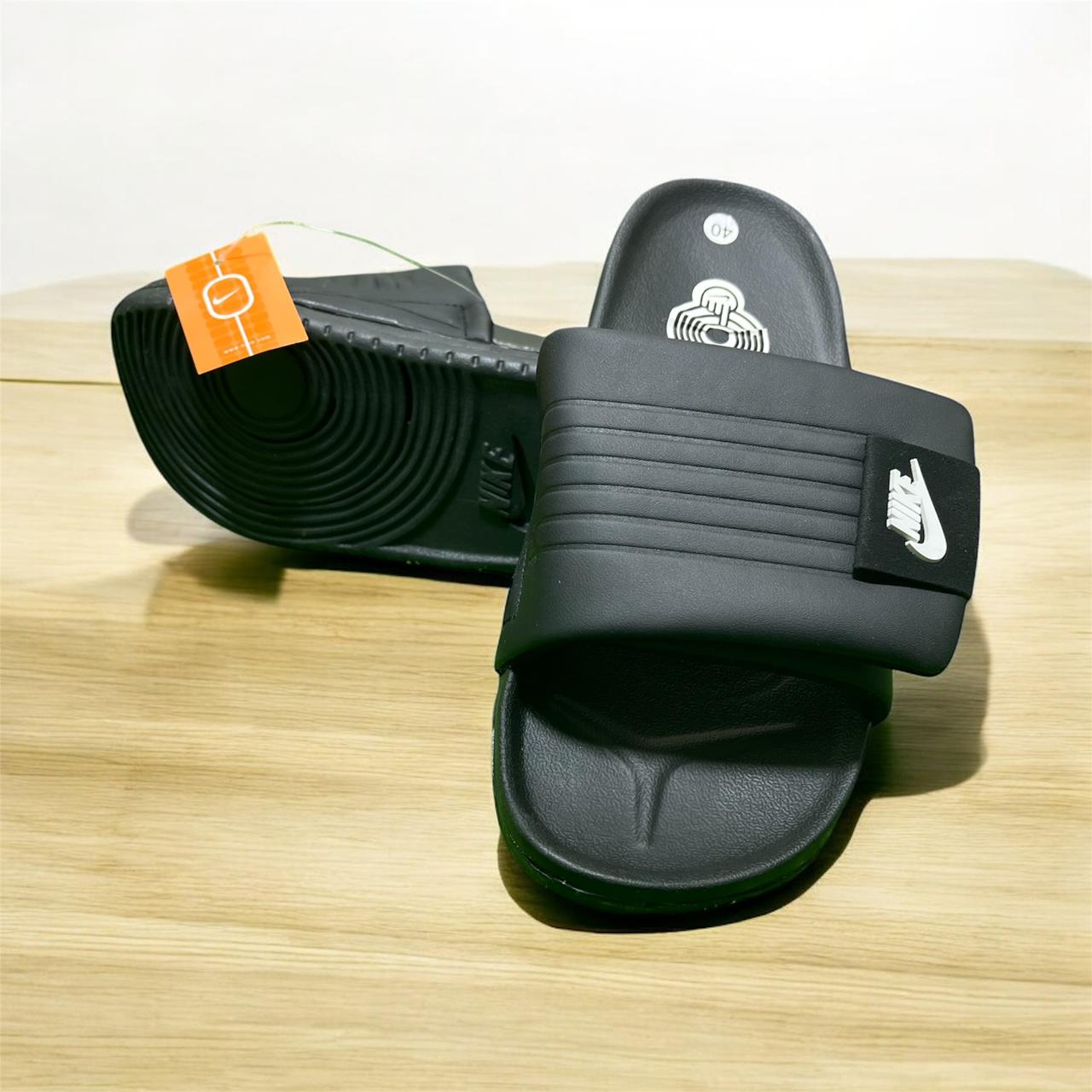 NIKE FULL BLACK SLIPPERS