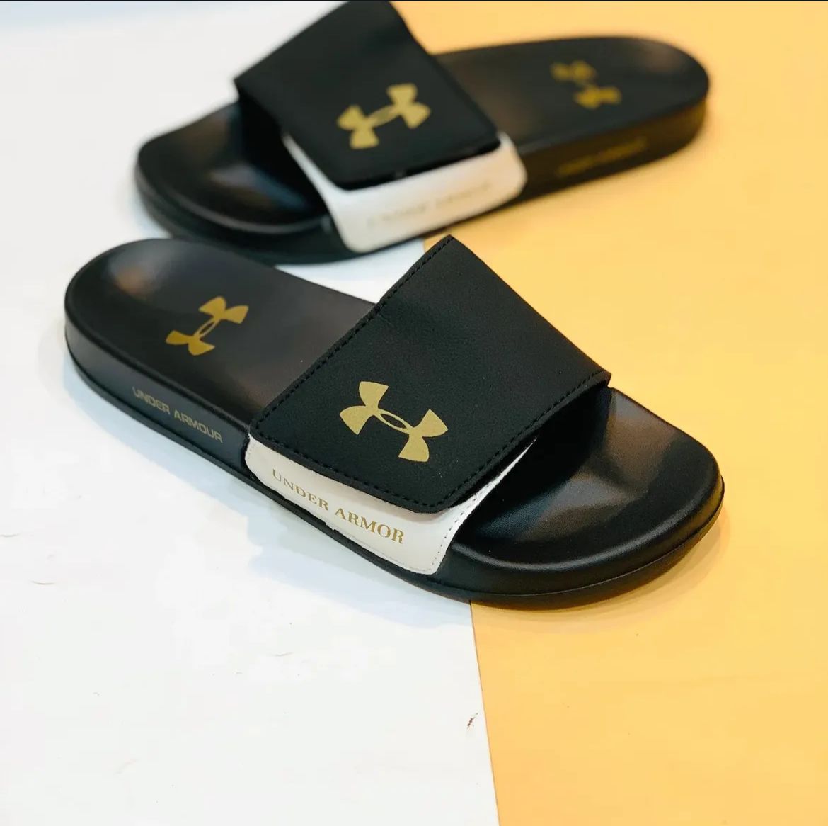 UNDER ARMORE ADJUSTABLE BLACK