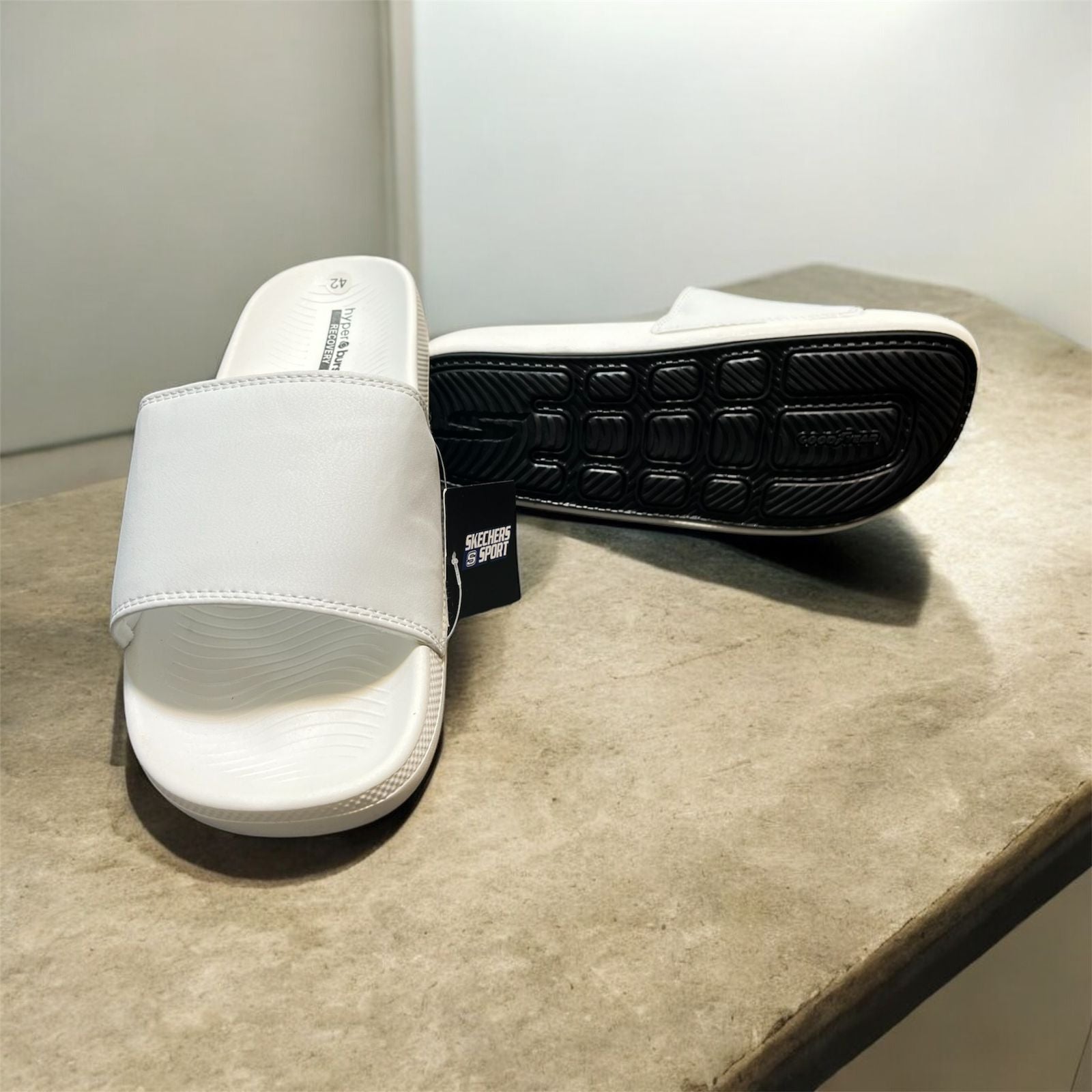 SKECHERS WHITE COMFORT SOFT SLIPPER