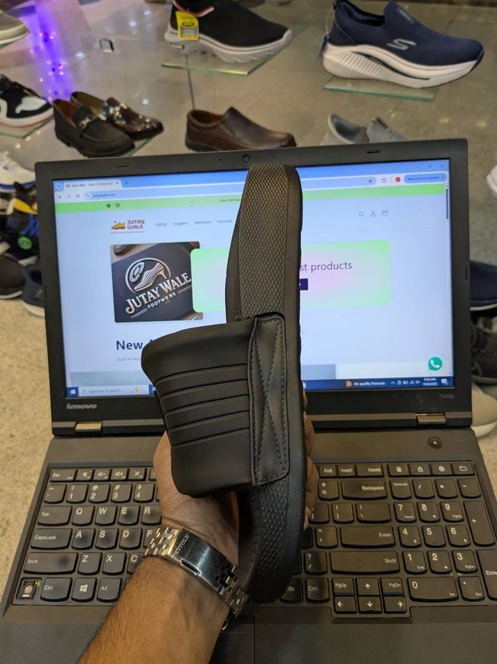 NIKE ADJUSTABLE SOFT SOLE SLIDS BLACK